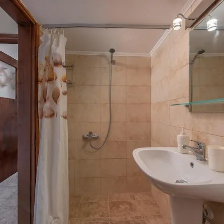 Blooming Memories Apartment Vourvourou