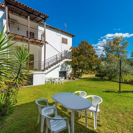 Blooming Memories Apartment Vourvourou